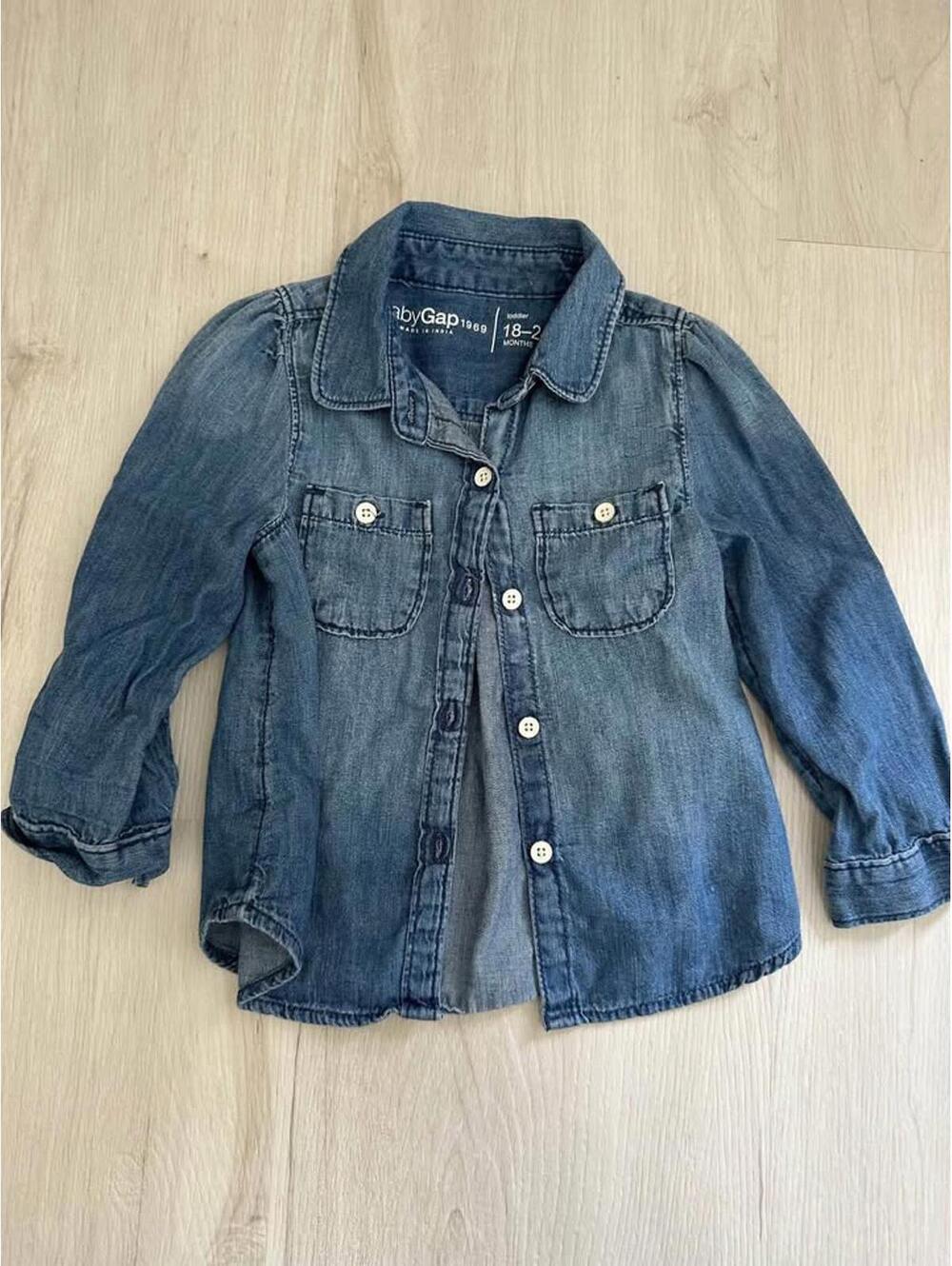 18-24m • Baby Gap • Baby Girl Toddler Clothes • Chambray Button Down • Fall